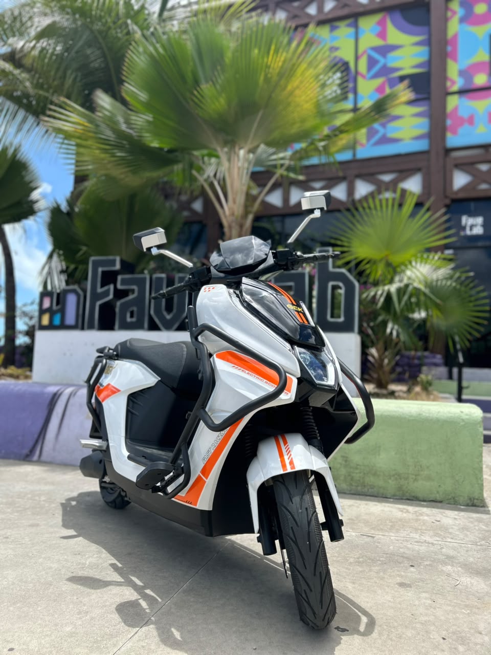 Moto elétrica OEK M15 na Thunder Eletric Fortaleza