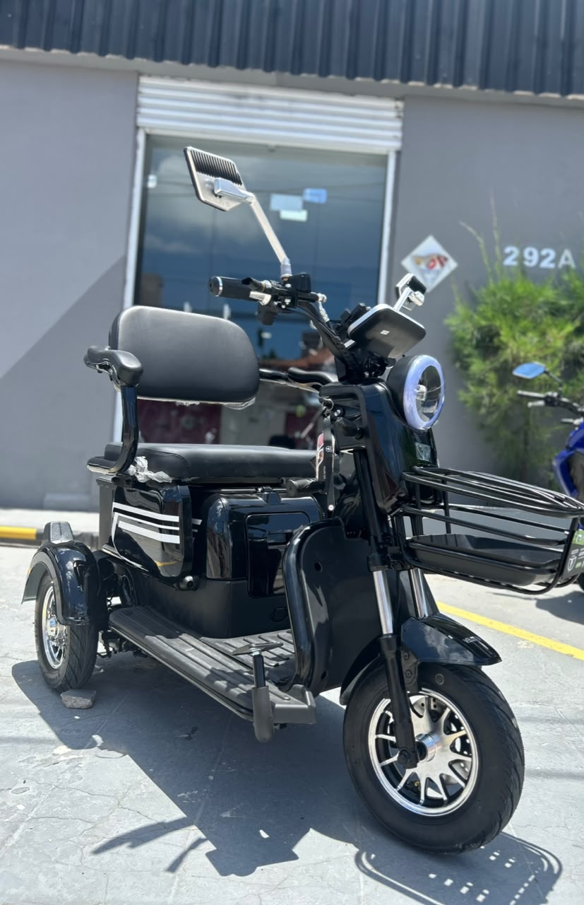 Moto elétrica Triciclo Lupy na Thunder Eletric Fortaleza